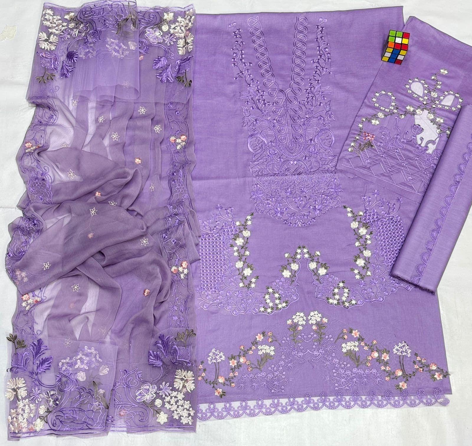 Zeen Embroidered Lawn