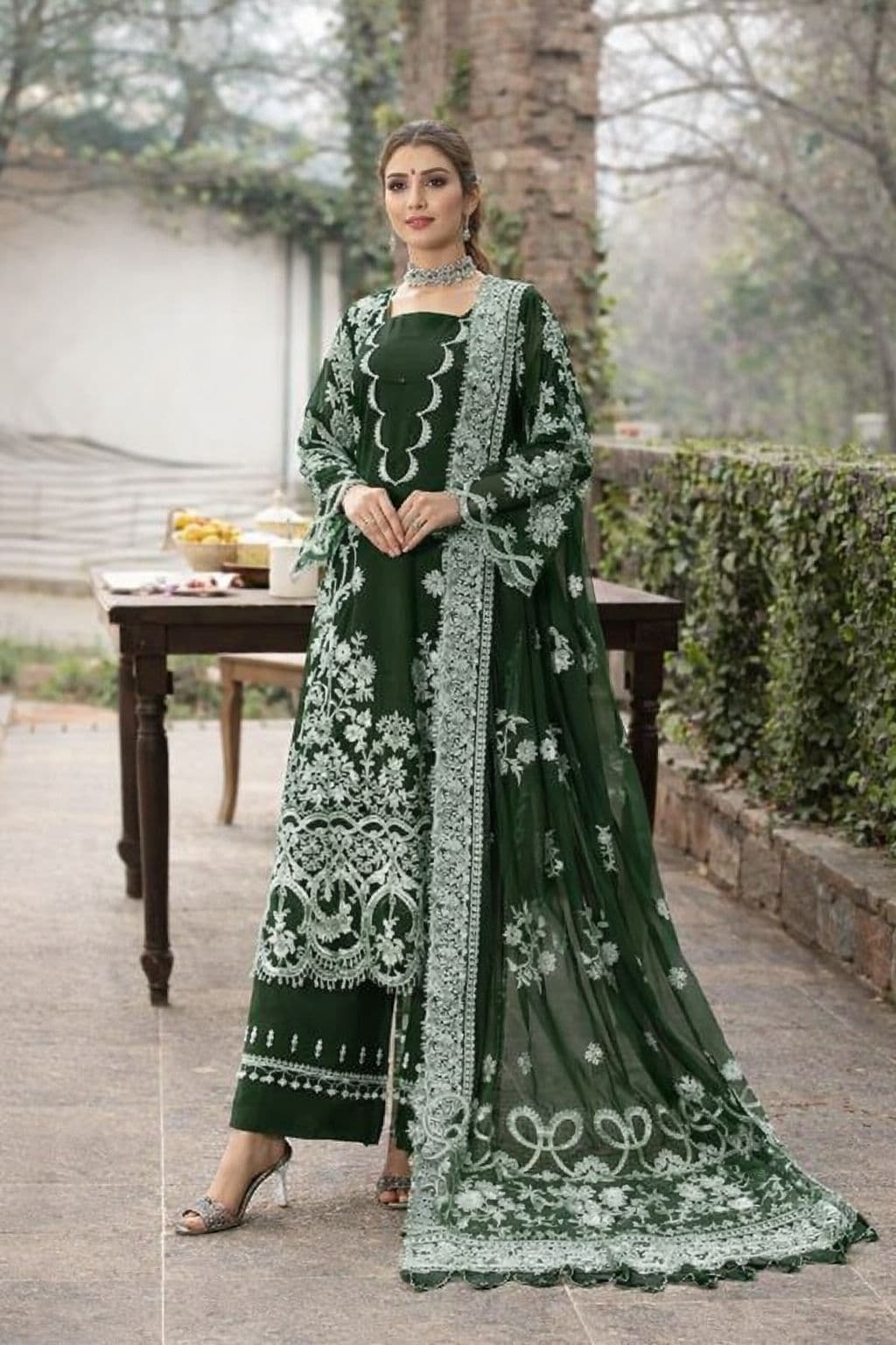 Saya Embroidered Lawn Suit