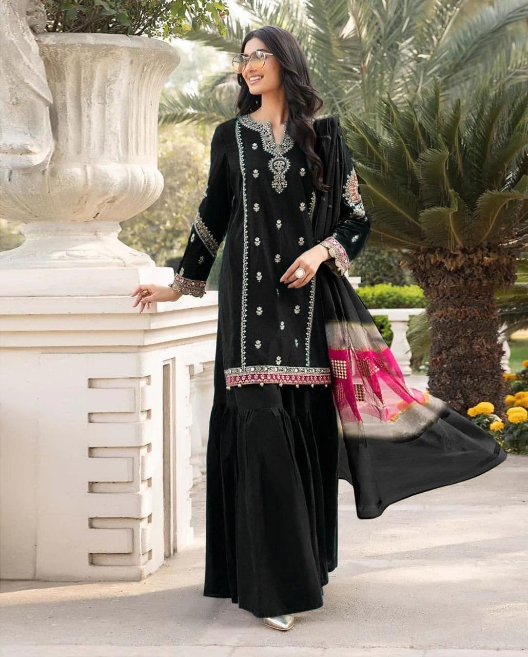 Black Lawn  Suit