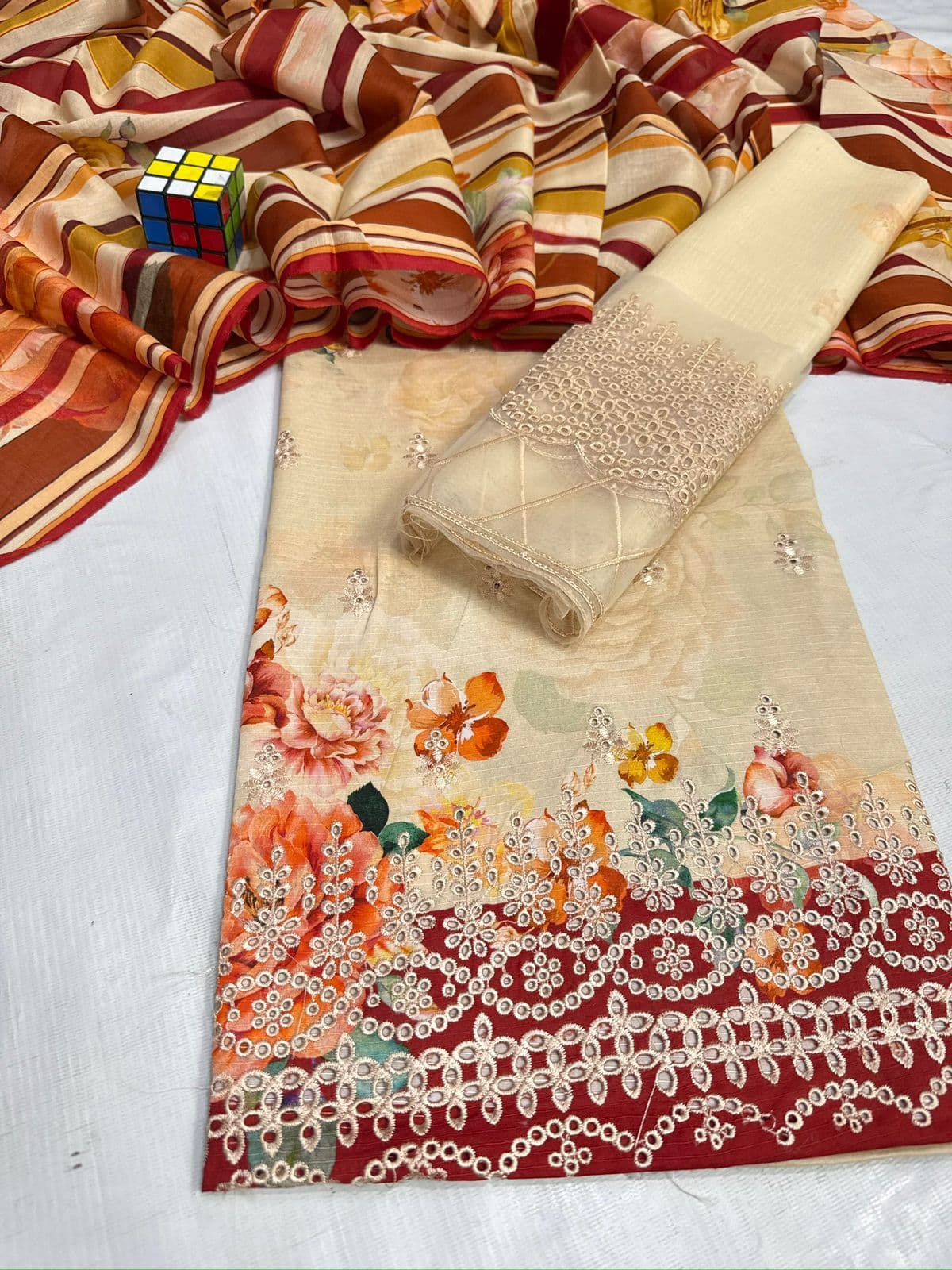 Unstitched 3 piece lawn Suit 