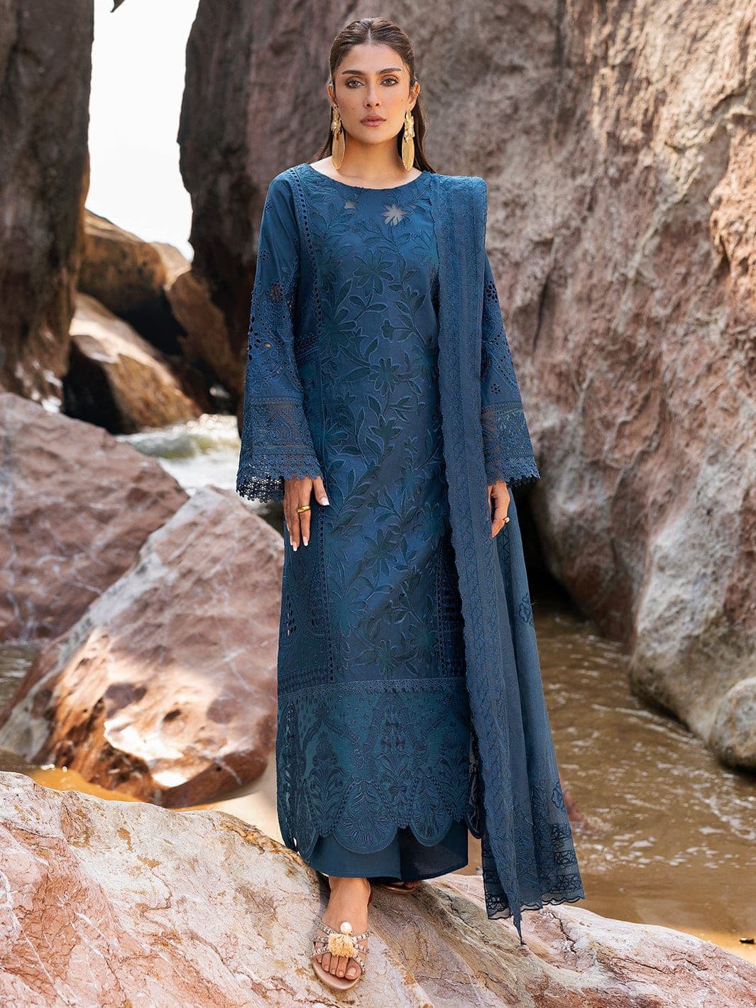 Unstitched Embroided 3 piece Lawn Suit image 1